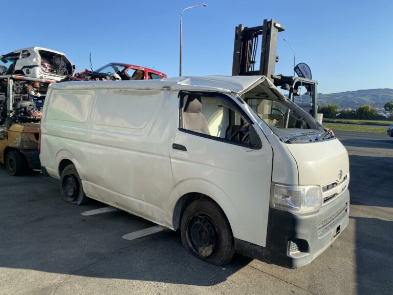 van parts and wreckers dunedin