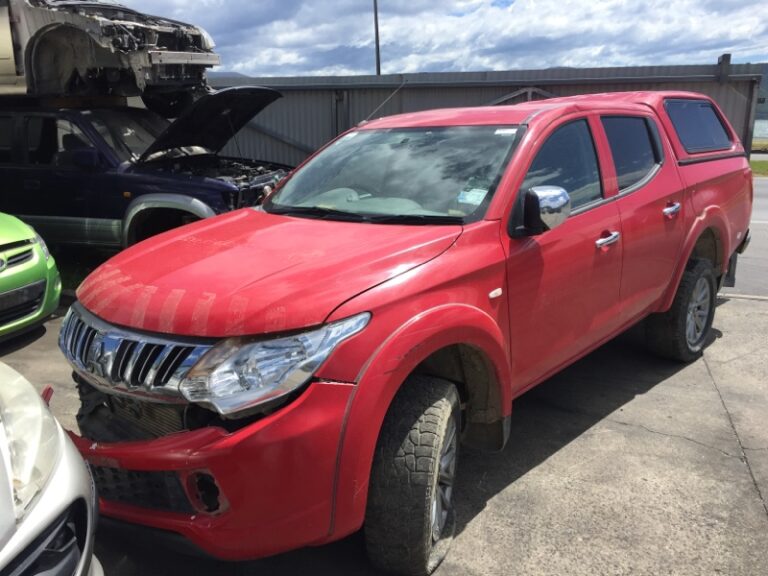 mitsubishi wreckers dunedin